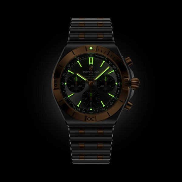часовник breitling manufacture calibre 01 chronomat black dial classicwatches.bg