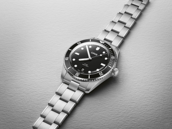 часовник мъжки автоматичен oris divers date 733 7795 4054 с черен циферблат ClassicWatches.bg
2