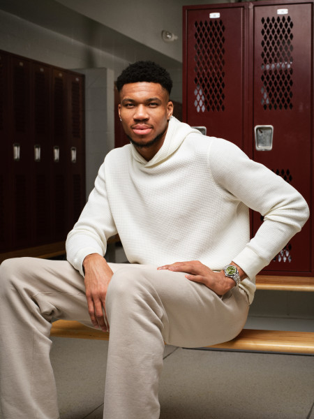 BREITLING CHRONOMAT AUTOMATIC GMT 40 GIANNIS ANTETOKOUNMPO LIMITED EDITION A32398A11L1A1