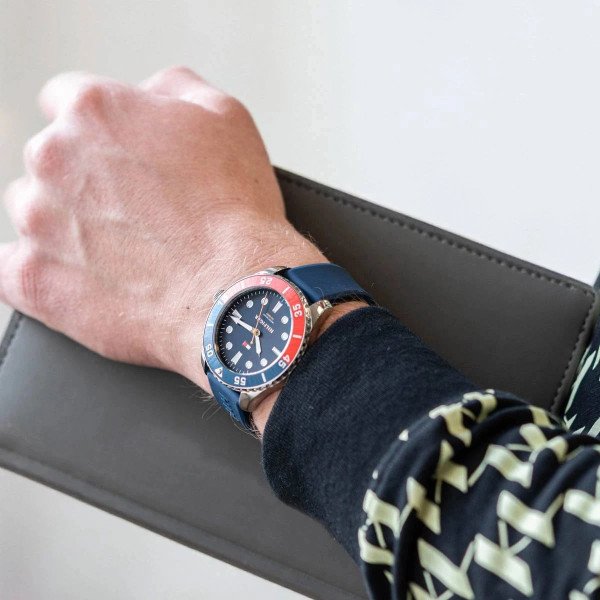 Tommy Hilfiger 1792200 мъжки часовник син циферблат ClassicWatches.bg