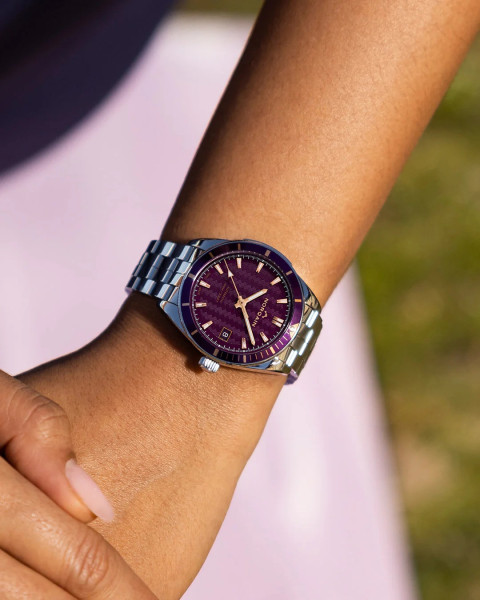 Оригинален часовник NORQAIN Adventure Sport 37mm N1800.08S02.P01 с прозрачен гръб на касата – classicwatches.bg