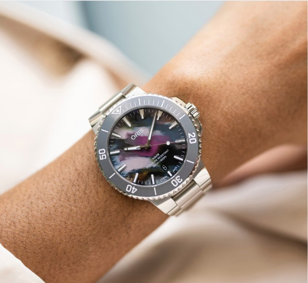 chasovnik-oris-mnogotsveten-tsiferblat-ot-pet-plastmasa-41-5mm-classicwatches