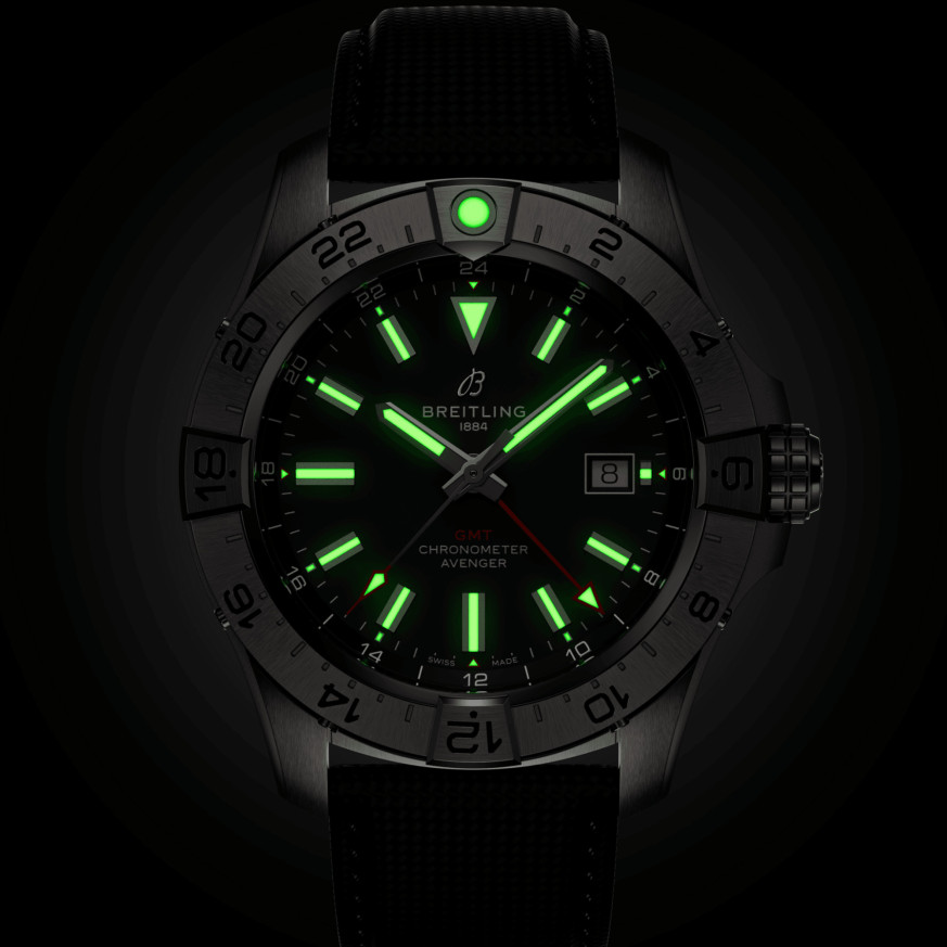Breitling Avenger Automatic GMT 44 A32320101B1X1