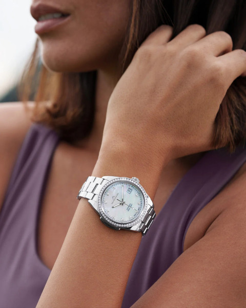 NORQAIN Adventure Sport N1800.08S10.W01 дамски часовник с 11 диаманта на циферблата – classicwatches.bg