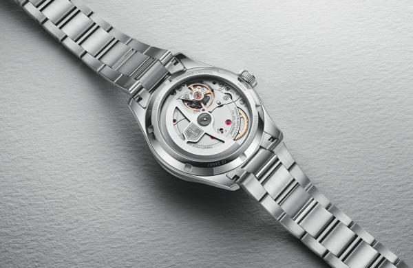 Швейцарски часовник Oris с малка секундна стрелка и водоустойчивост 50 м