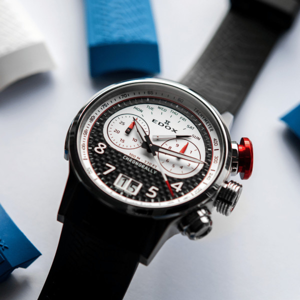 спортен часовник Edox с водоустойчивост 100 м и каучукова каишка1