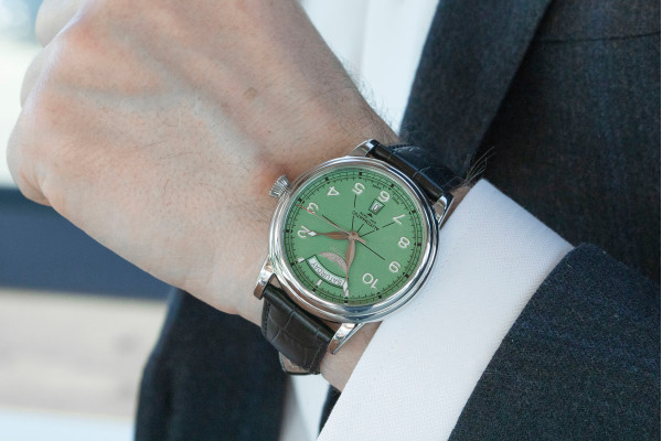 Aviator Douglas Day-Date V.3.44.0.403.4