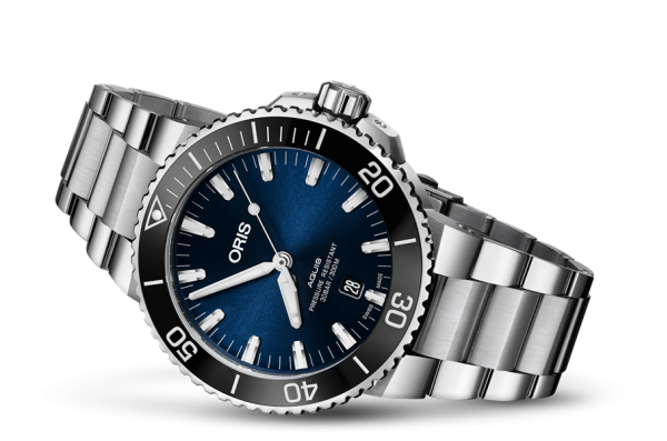 часовник мъжки автоматичен oris aquis date 733 7730 4135 отпред ClassicWatches.bg

