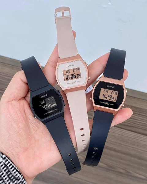 ClassicWatches.bg CASIO LW-204-4AEF снимка

