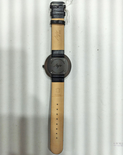 LUCH 37.6MM UNISEX WATCH AND BAG  SET 548096