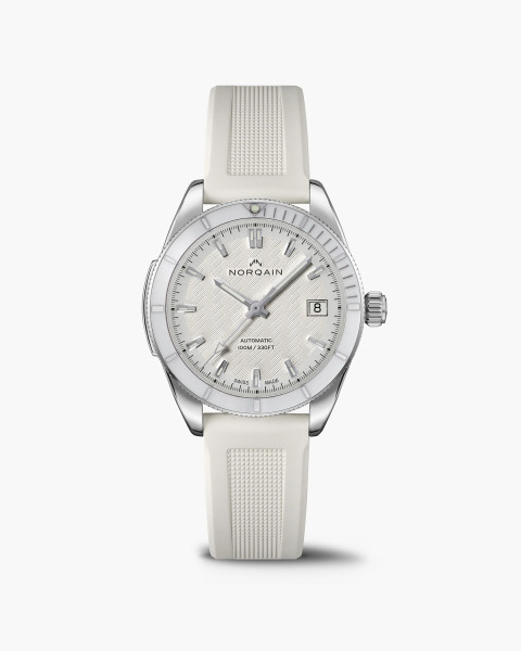 Часовник NORQAIN Adventure Sport 37mm N1800.08S05.W01 с бял циферблат и стоманена верижка – classicwatches.bg