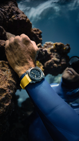 HAMILTON KHAKI NAVI BELOWZERO AUTO TITANIUM 46MM H78.535.380