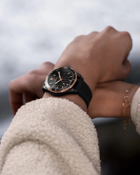 NORQAIN Adventure Sport N1800.08B02.B01 автоматик с прозрачен гръб на касата – classicwatches.bg