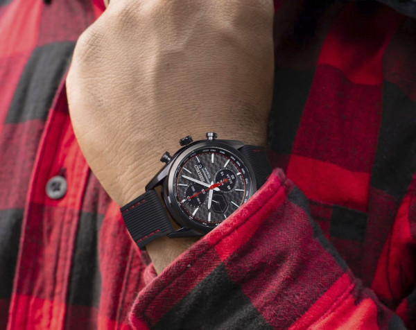 ЧАСОВНИК SEIKO SOLAR CHRONO 41MM  SSC777P1