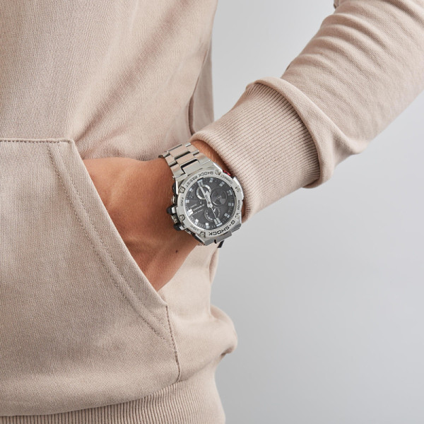 CASIO G-SHOCK BLUETOOTH SOLAR GST-B100D-1AER