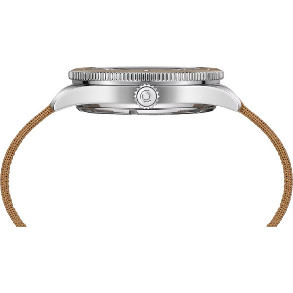  елегантен часовник с диаманти и сапфирено стъкло Certina