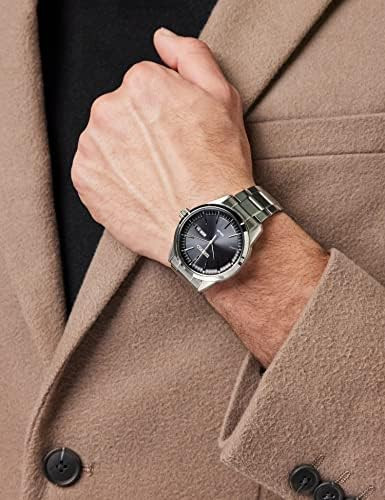 SEIKO SNE527P1 Solar Chronograph 42 мм с черен циферблат и хронограф функции