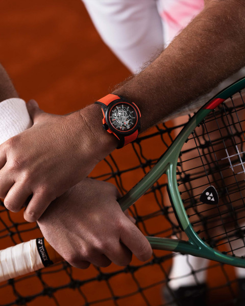 norqain-wild-one-nnq3000qbr2as-b013-на-ръка-classicwatches.bg