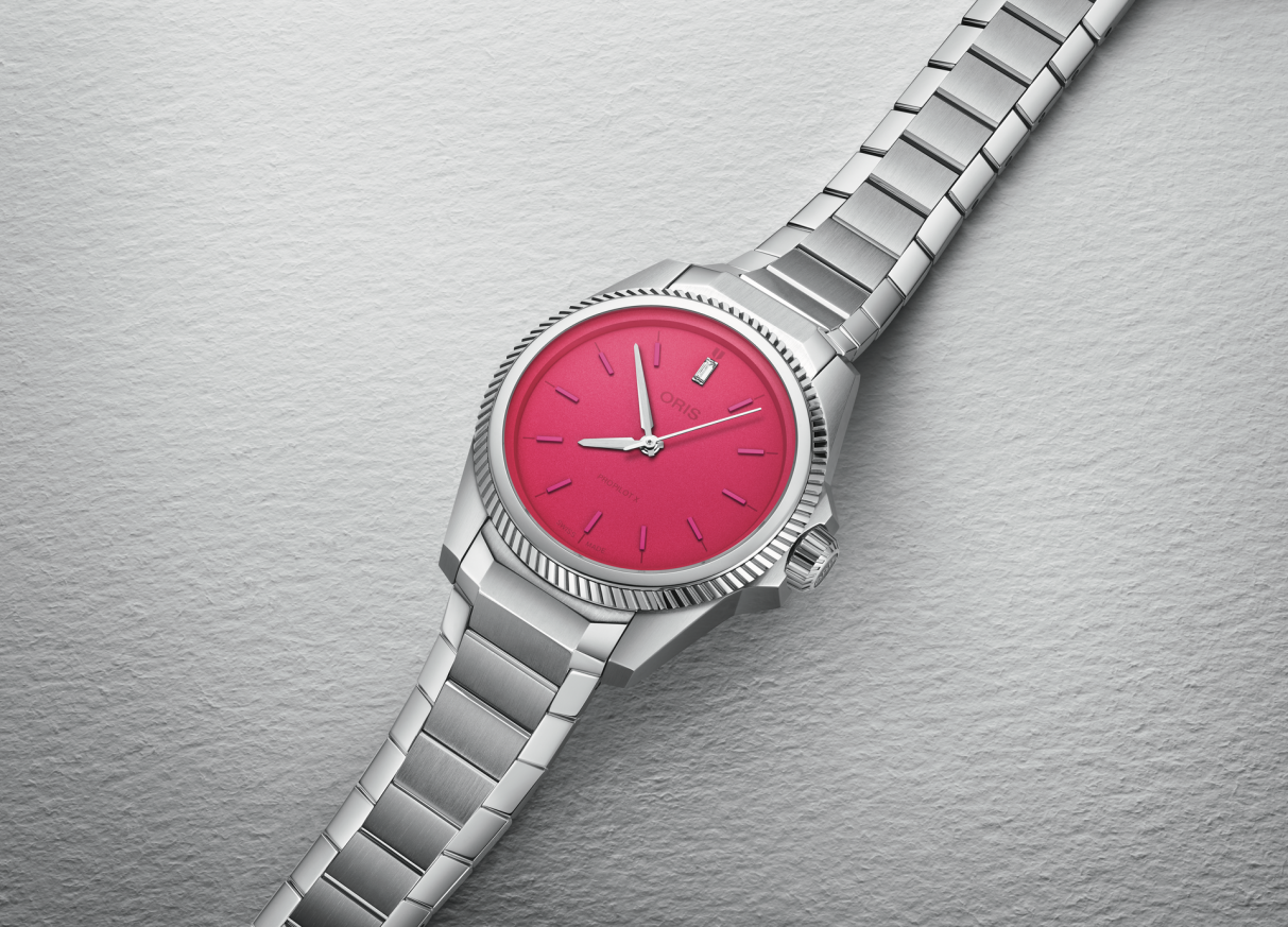 дамски часовник Oris ProPilot X Miss Piggy 34mm отпред – ClassicWatches.bg1