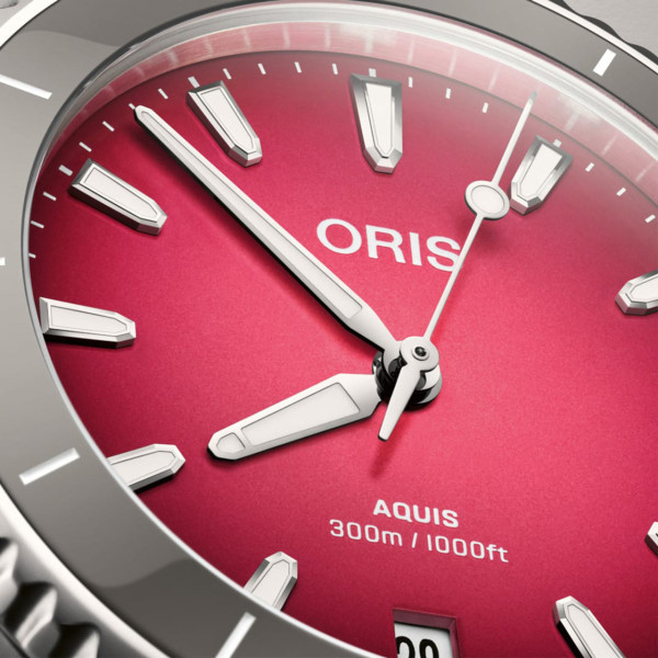 швейцарски дамски часовник Oris с стоманена каишка и резерв на мощност 41 часа