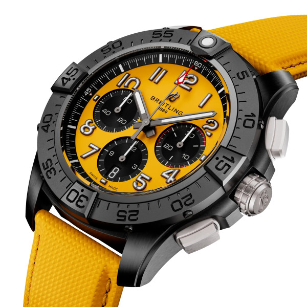 Часовник BREITLING SB0147101I1X1 жълт хронограф classicwatches.bg

