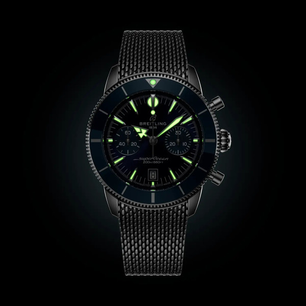 SuperLumiNova® индекси и стрелки на Breitling Chronograph 42 мм  classicwatches.bg
