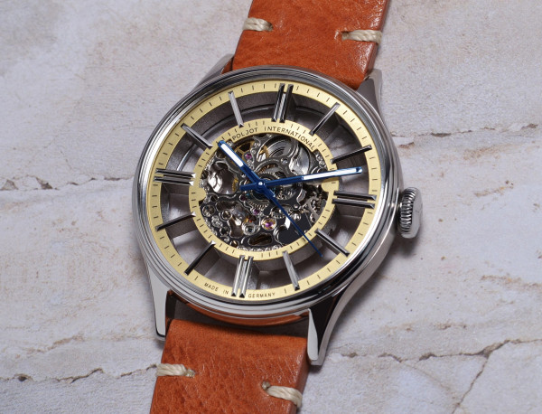 дамски часовник механичен poljot-vintage-skeleton-6114-1220102-side-view-classicwatches