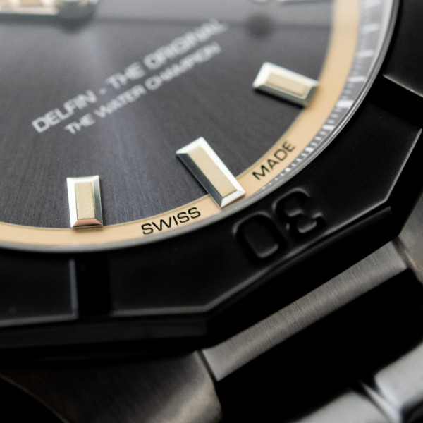 edox-delfin-day-date-88008-37gnca-gbei-siv-tsiferblat-i-pvd-korpus-classicwatches