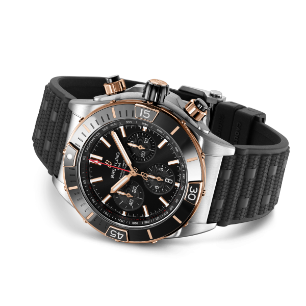 мъжки часовник автоматичен breitling-super-chronomat-b01-44-ub0136251b1u1-front-view-classicwatches  