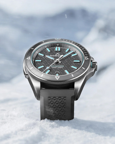 часовник norqain adventure 40 мм автоматичен cosc модел classicwatches.bg