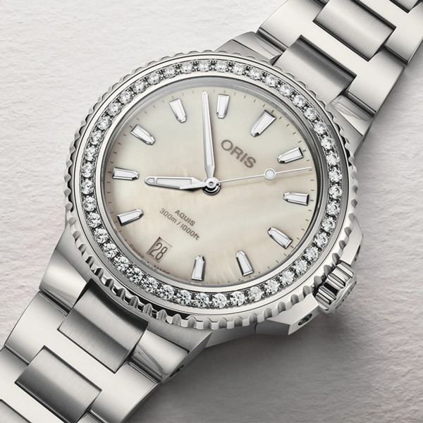 ЧАСОВНИК ORIS AQUIS DATE  36.5 ММ 733 7792 4956-07 8 19 05P 