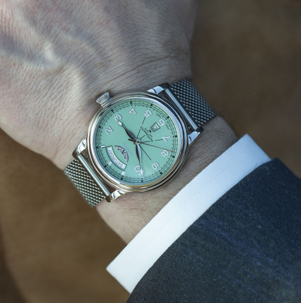 Aviator Douglas Day-Date V.3.44.0.403.5