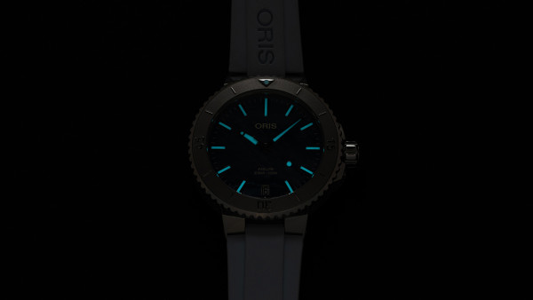 ORIS AQUIS DATE 36.5MM LADIES WATCH 733 7770 4155-07 4 18 65FC