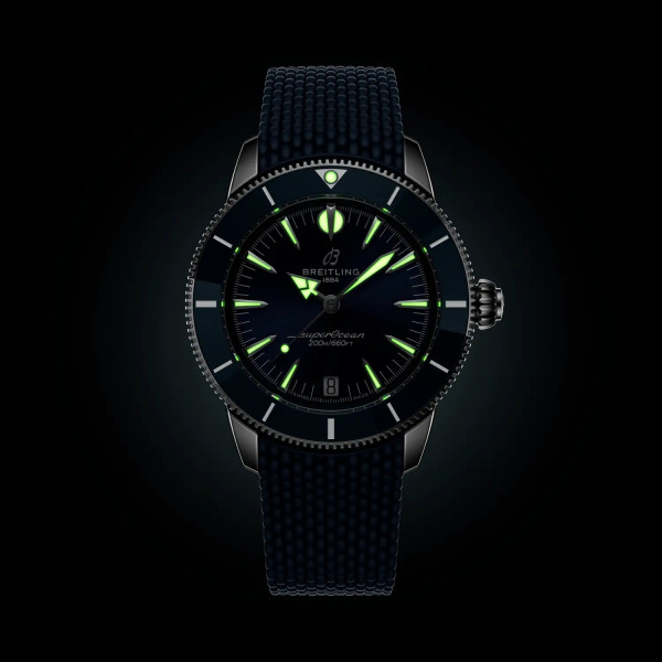 дамски часовник breitling-superocean-heritage-a10390161c1s1-caseback-classicwatches