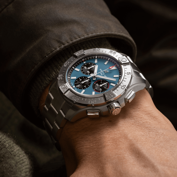BREITLING AVENGER B01 CHRONOGRAPH 44  AB0147101C1A1