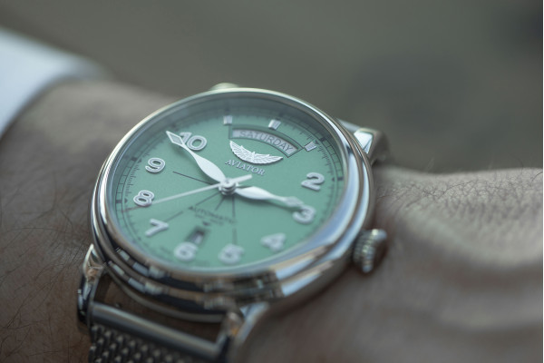 Aviator Douglas Day-Date V.3.44.0.403.5