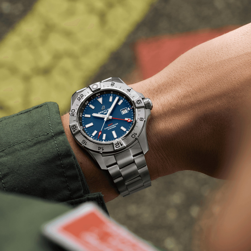 Breitling Avenger Automatic GMT 44 A32320101C1A1