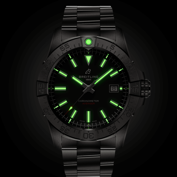 BREITLING AVENGER AUTOMATIC 42 A17328101B1A1