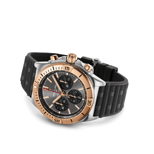 мъжки часовник автоматичен breitling-chronomat-b01-42-ub0134101b1s1-dial-detail-classicwatches