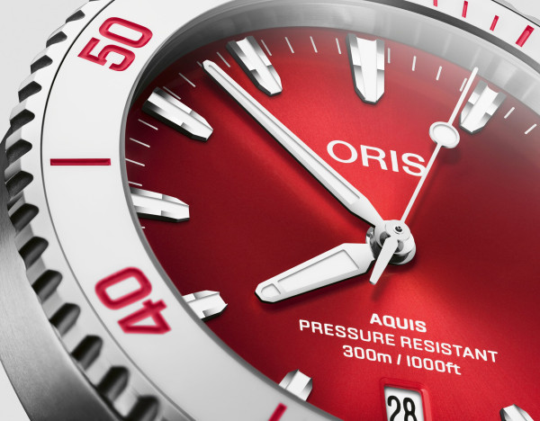 ORIS AQUIS DATE TASTE OF SUMMER 41.5MM 733 7787 4138-07 8 22 04PEB