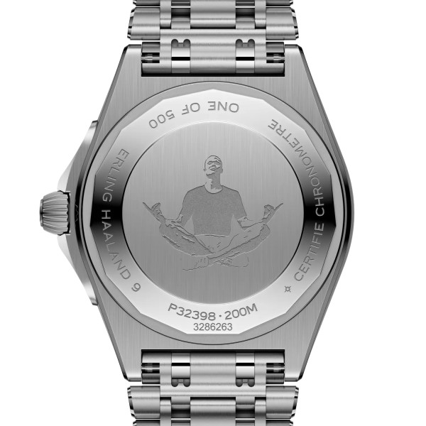 Заден капак с гравировка „One of 500“ – Breitling P323982A1F1A1 – classicwatches.bg