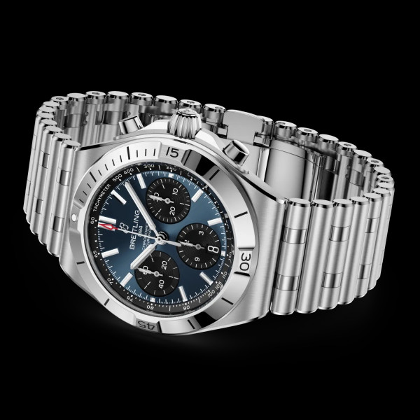 часовник breitling manufacture calibre 01 chronomat blue classicwatches.bg