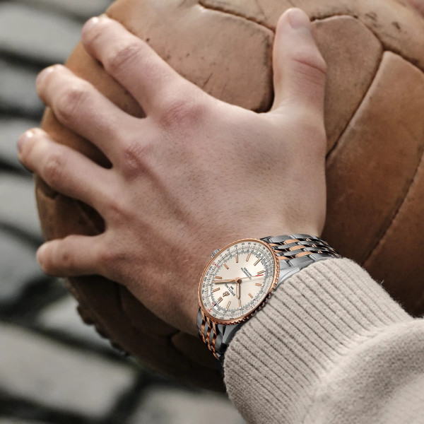 Луксозен мъжки часовник Breitling Navitimer Automatic 41 шампанско циферблат – classicwatches.bg