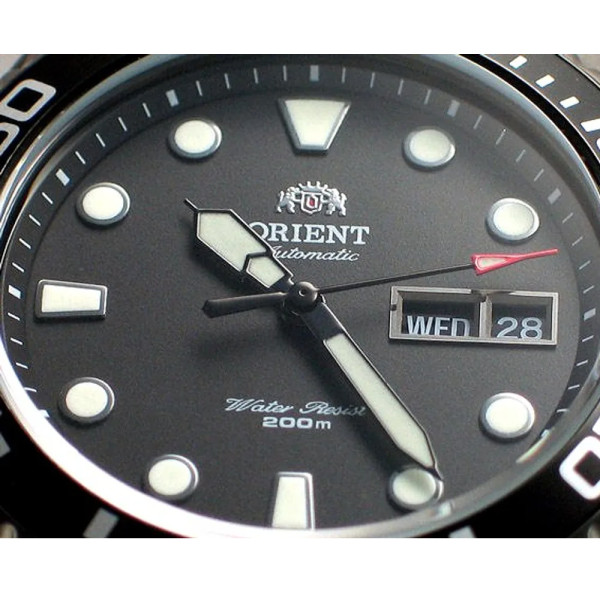 мъжки часовник Orient FAA02003B луминесцентни стрелки и индекси classicwatches.bg