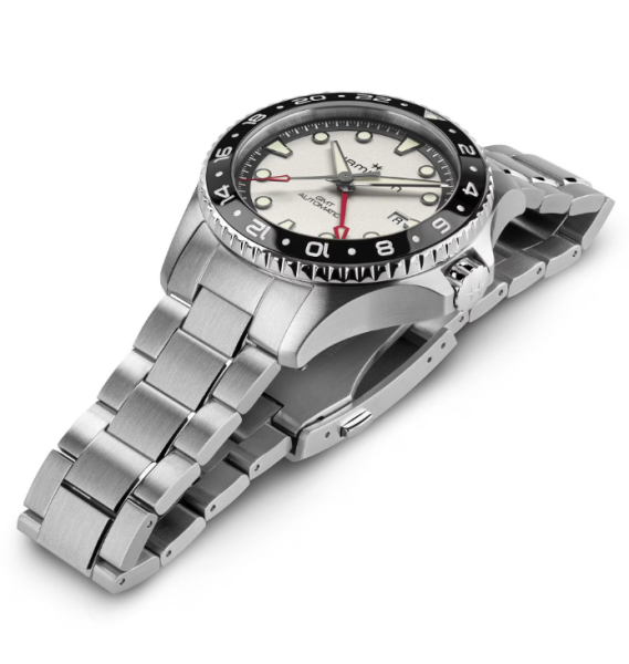 Мъжки спортен часовник с 300 м водоустойчивост и сапфирено стъкло