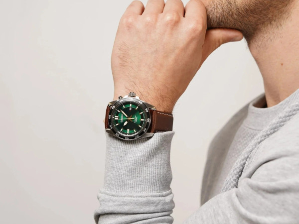 SEIKO KINETIC 42.5MM MEN'S WATCH SKA791P1