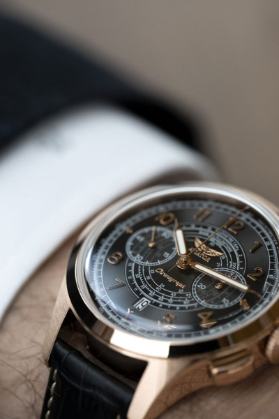 AVIATOR HERITAGE CHRONOGRAPH TRIMETER LIMITED EDITION 43MM V.4.40.2.355.4