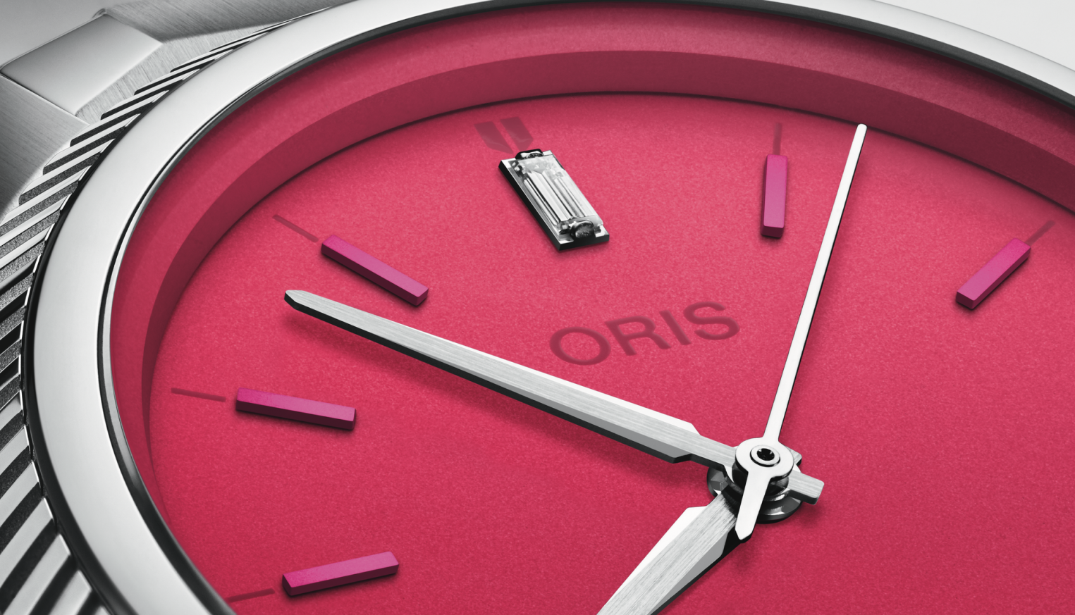 Oris Miss Piggy Edition с лабораторен диамант – ClassicWatches.bg