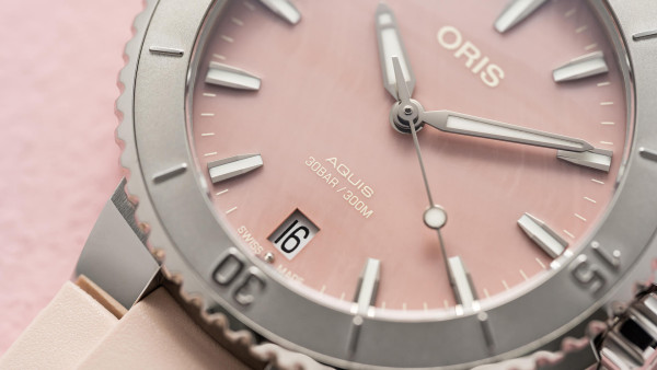 ORIS AQUIS DATE 36.5MM 733 7770 4158-07 4 18 66FC