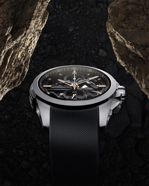 Часовник NORQAIN Independence Skeleton Chrono 42mm N3200.40S01.B01 – автоматичен Flyback хронограф с COSC сертификация – classicwatches.bg